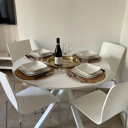 בריסל Appartement Lumineux Dans Un Quartier Anime מראה חיצוני תמונה
