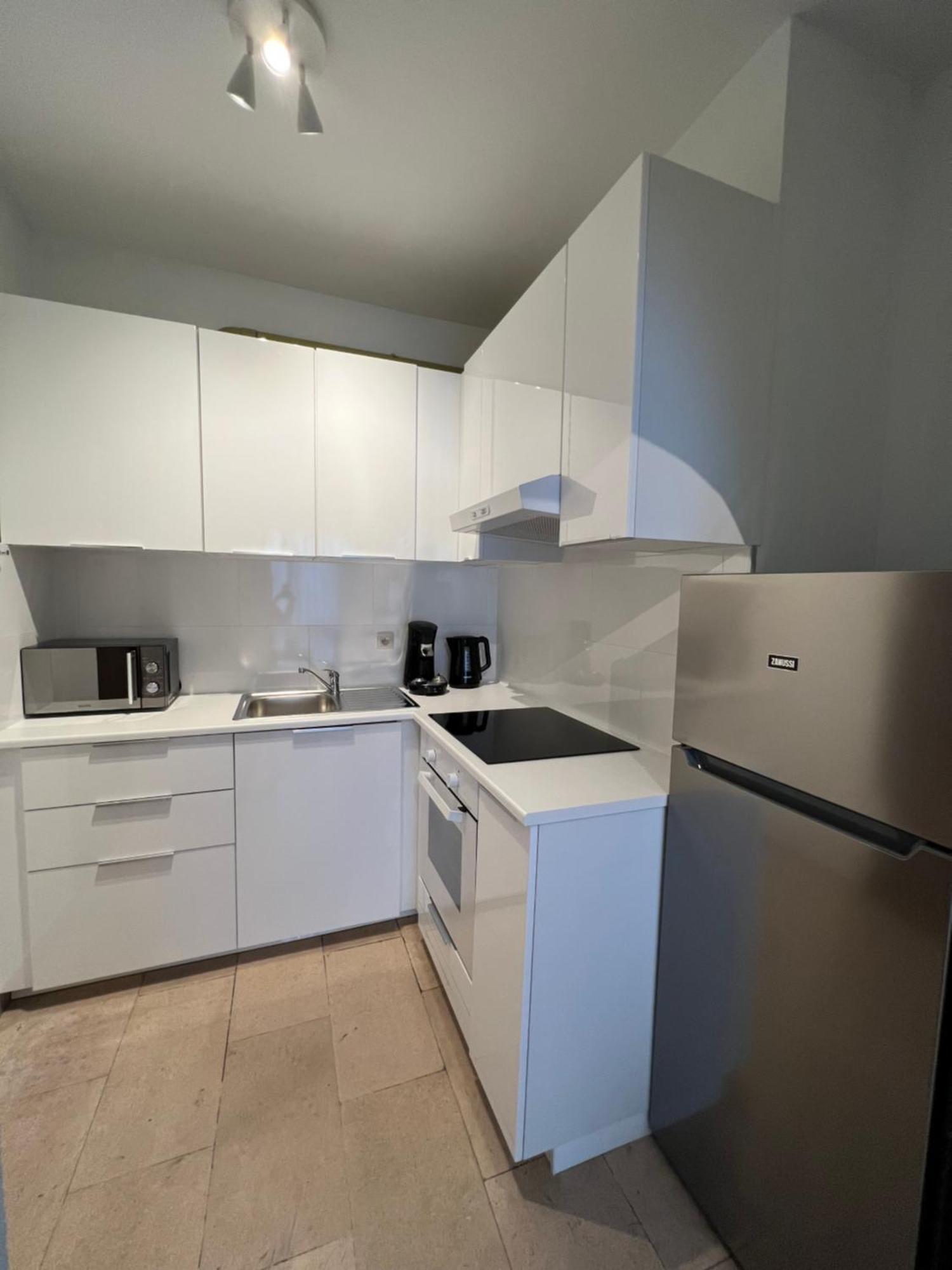 בריסל Appartement Lumineux Dans Un Quartier Anime מראה חיצוני תמונה