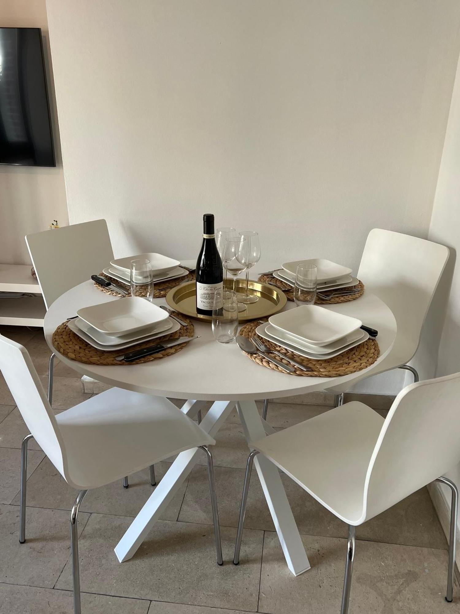 בריסל Appartement Lumineux Dans Un Quartier Anime מראה חיצוני תמונה